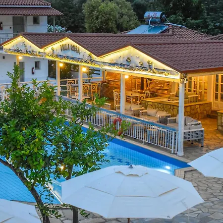 Apartahotel Rosa 4*