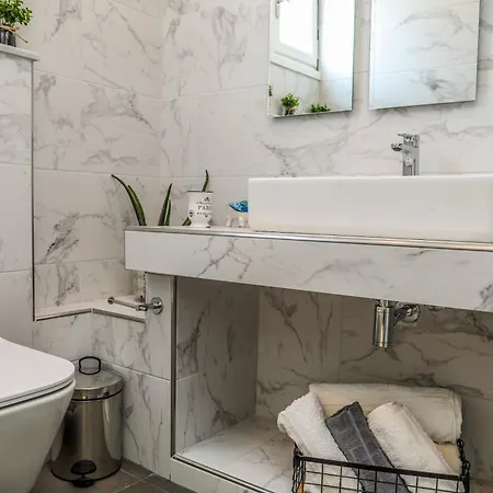 Rosa アパートホテル 4*