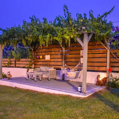 Rosa トロウロス