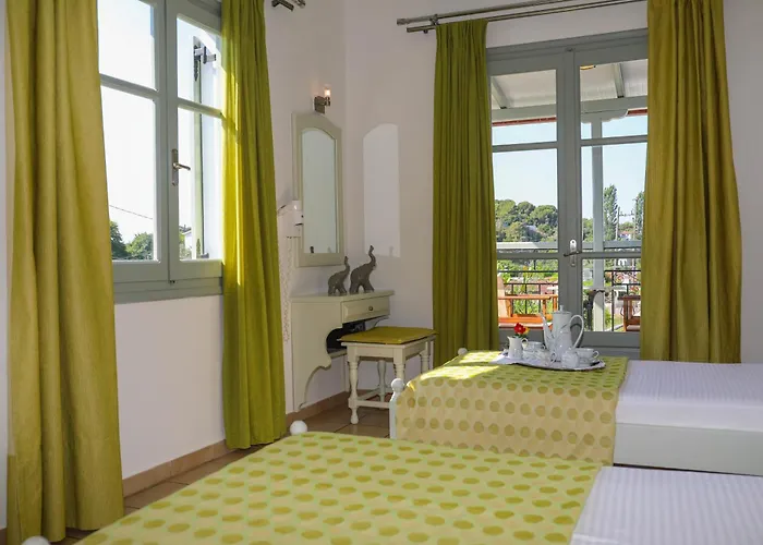 Rosa Aparthotel Troulos